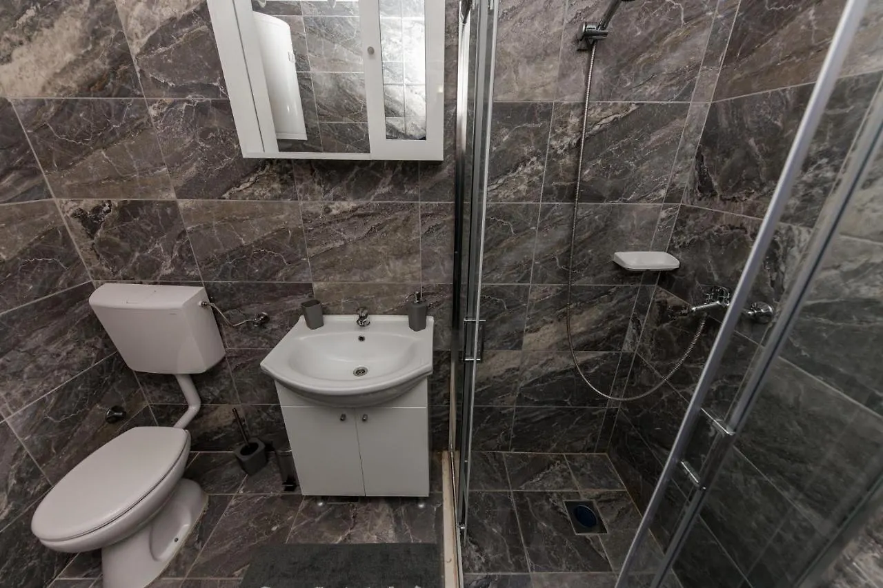 Apartments Vukman Trogir 0*,